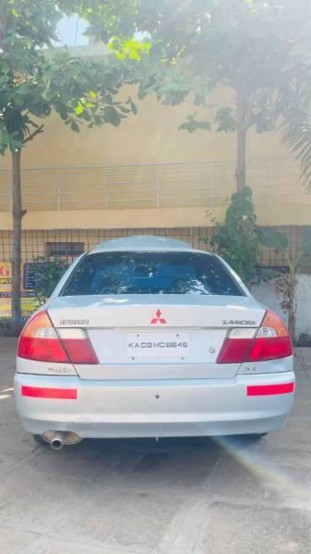 https://images10.gaadi.com/usedcar_image/4605527/original/processed_4daa793e-462a-45ef-84e8-8a6669322682.jpg?imwidth=6402