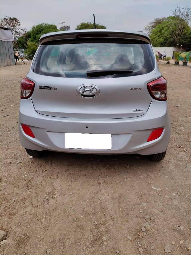 https://images10.gaadi.com/usedcar_image/4605528/original/processed_72b41ebb-aaaa-4b3b-98e4-d50633aca51b.jpg?imwidth=6401