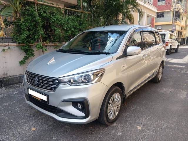 https://images10.gaadi.com/usedcar_image/4605530/original/processed_7d98126ad096f5d207d6da787a4bd635.jpg?imwidth=6402