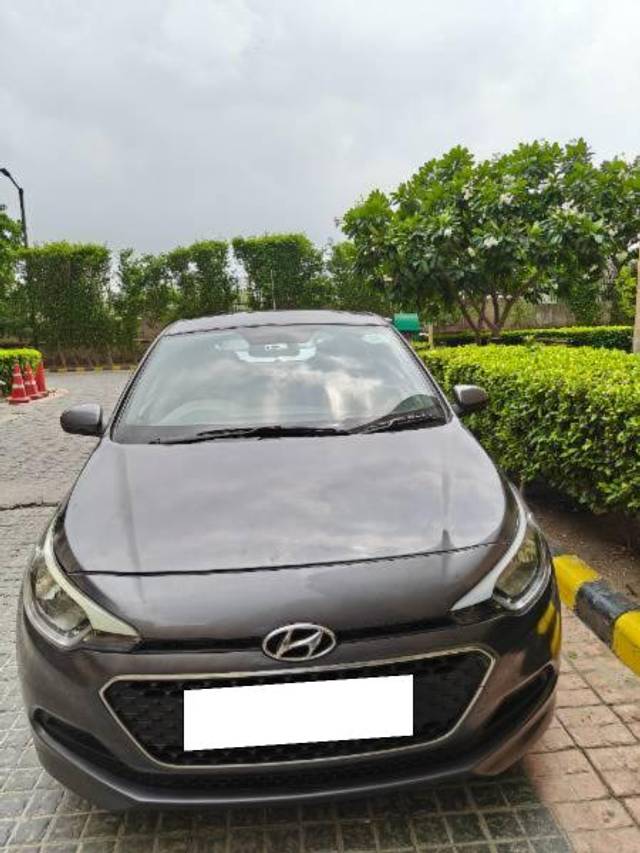 https://images10.gaadi.com/usedcar_image/4605533/original/processed_3155c4d7-6d57-4689-867e-afec15bce6ee.jpg?imwidth=6400