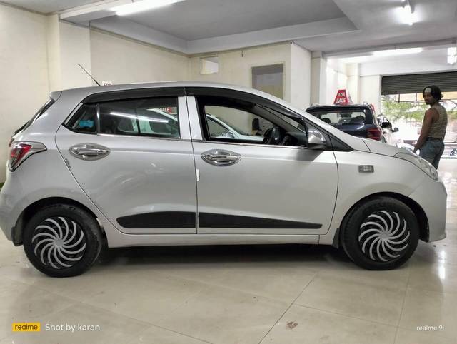 https://images10.gaadi.com/usedcar_image/4605536/original/processed_0ed17d8c93ec22eb4b96f976486d4a64.jpg?imwidth=6401