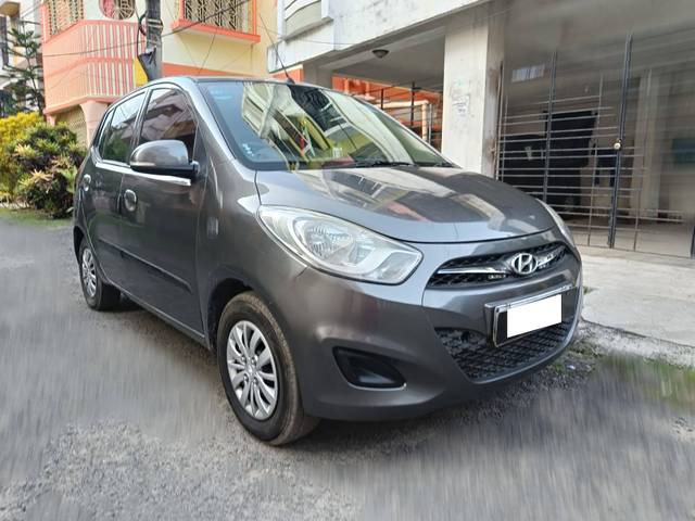 https://images10.gaadi.com/usedcar_image/4605569/original/processed_33fc63bcf4f58f3be3819d8e40728a3a.jpg?imwidth=6400