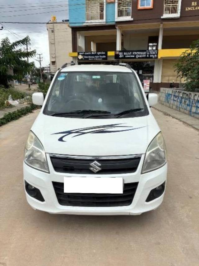 https://images10.gaadi.com/usedcar_image/4605592/original/processed_69411f1a-a0f0-44c0-9b77-2ea778e5c71f.jpeg?imwidth=6400