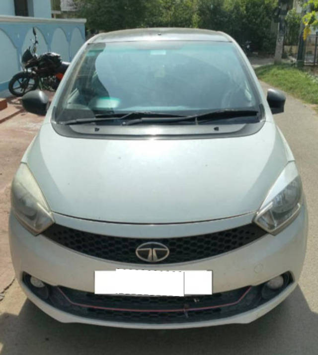 https://images10.gaadi.com/usedcar_image/4605594/original/processed_f772609a-245d-46bd-8c6d-f771027b5a73.png?imwidth=6402