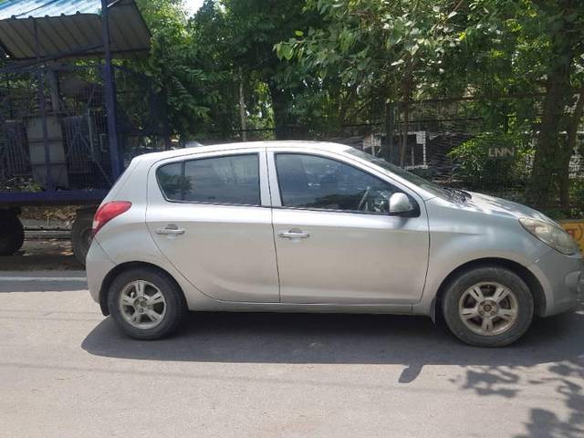 https://images10.gaadi.com/usedcar_image/4605602/original/processed_f0b89660-da97-49e7-86cc-4eab31de57bf.jpg?imwidth=6401