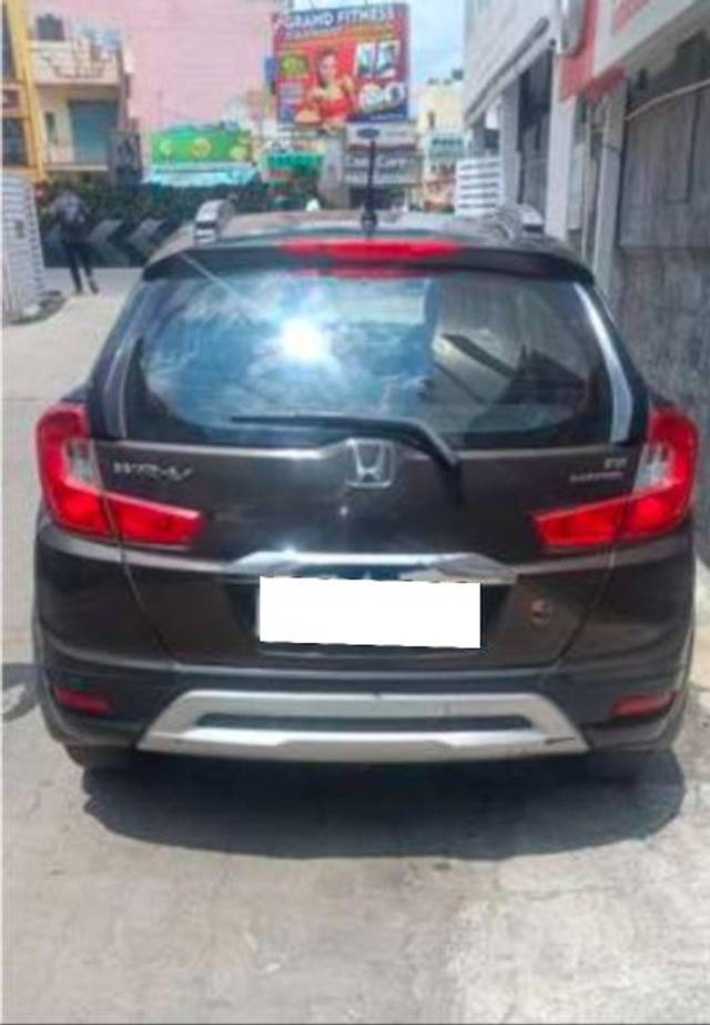 https://images10.gaadi.com/usedcar_image/4605604/original/processed_eb69071f-ff14-4e18-9cca-880888d9a7b7.jpg?imwidth=6402