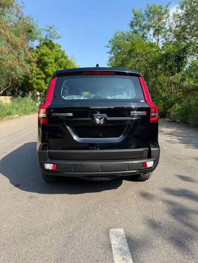 https://images10.gaadi.com/usedcar_image/4605614/original/154db22e17e29f6d603300c2458a36e4.jpg?imwidth=6401