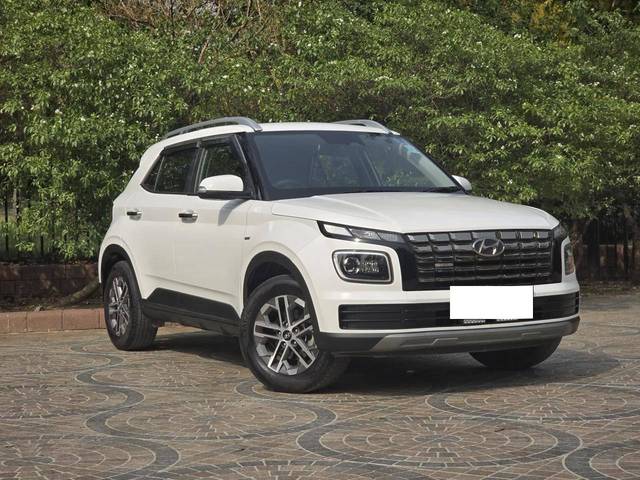 https://images10.gaadi.com/usedcar_image/4605615/original/processed_9fd3d2f933e19a4b8d8bd918b35df0e7.jpg?imwidth=6400