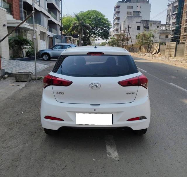 https://images10.gaadi.com/usedcar_image/4605616/original/processed_41eb35c6a1e60940281646c5931207b2.jpg?imwidth=6401