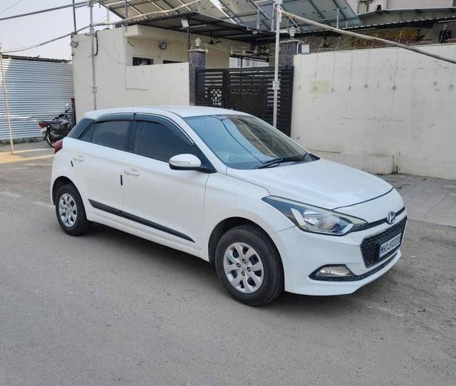 https://images10.gaadi.com/usedcar_image/4605616/original/processed_5ddf0cf86aa609c4d18bfad312807d97.jpg?imwidth=6400