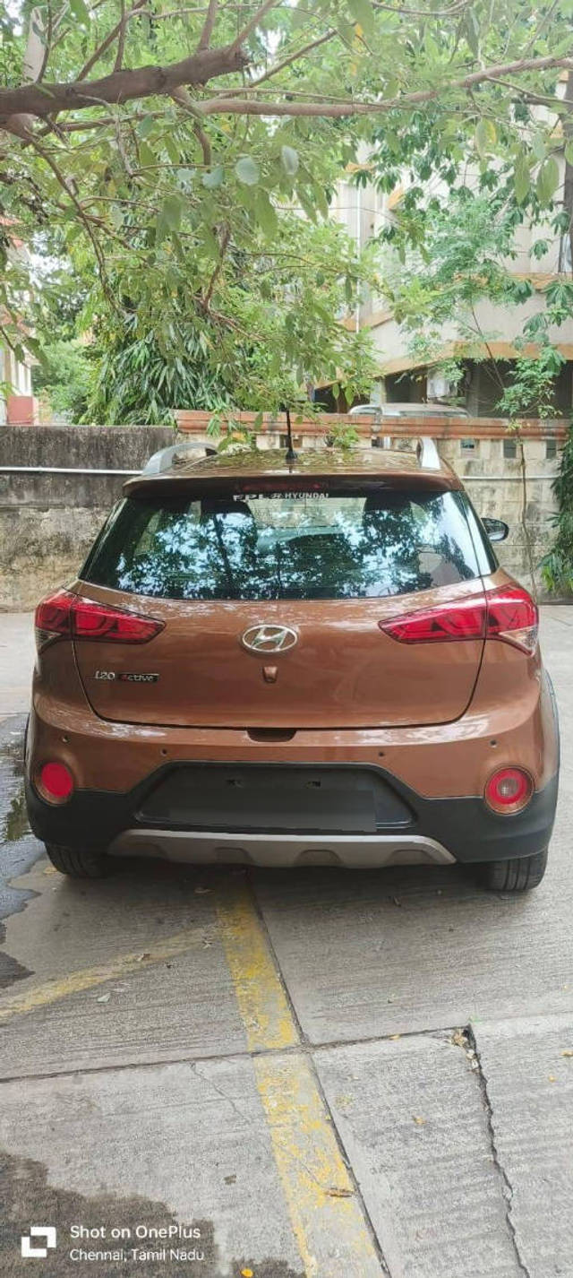 https://images10.gaadi.com/usedcar_image/4605626/original/processed_55376e5ca6ac1eb3d11d17e783f73d8a.png?imwidth=6402