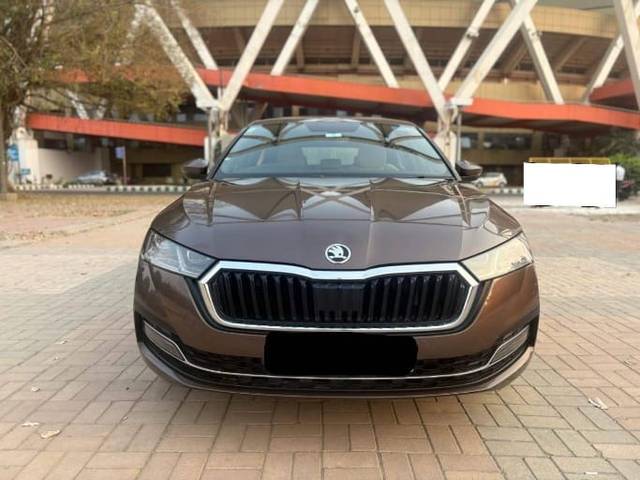 https://images10.gaadi.com/usedcar_image/4605630/original/40ab4473cfd926a813bfe006db316dc8.jpg?imwidth=6400