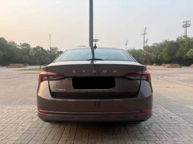 https://images10.gaadi.com/usedcar_image/4605630/original/processed_232e8fc2afdcd4e706e3623f3918f128.jpg?imwidth=6402