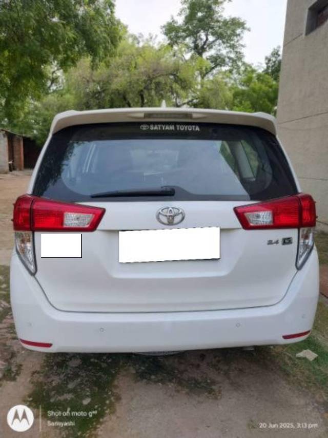 https://images10.gaadi.com/usedcar_image/4605650/original/processed_90efe988-295e-4b50-b5e7-ff66ceb9274b.jpg?imwidth=6401