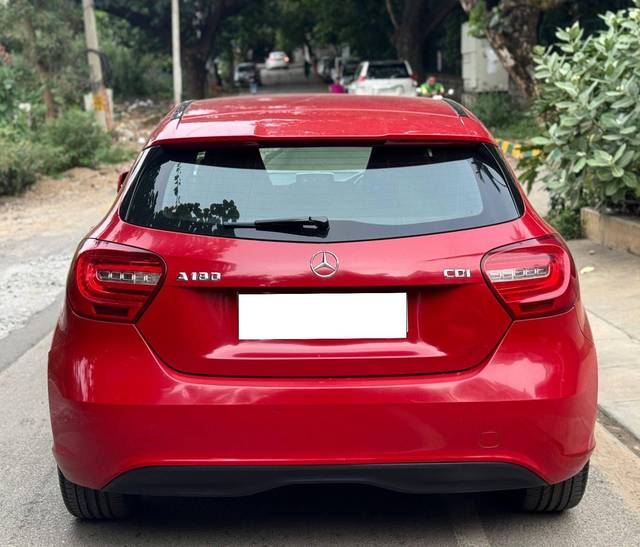 https://images10.gaadi.com/usedcar_image/4605674/original/processed_72670c9b2ce9078279883813cab4bab4.jpg?imwidth=6401