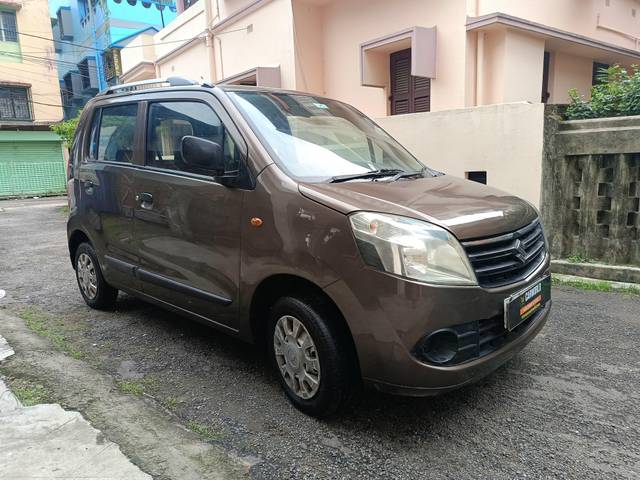 https://images10.gaadi.com/usedcar_image/4605679/original/processed_7962df83cf5ee5da12c91dcdf42c2ec1.jpg?imwidth=6400
