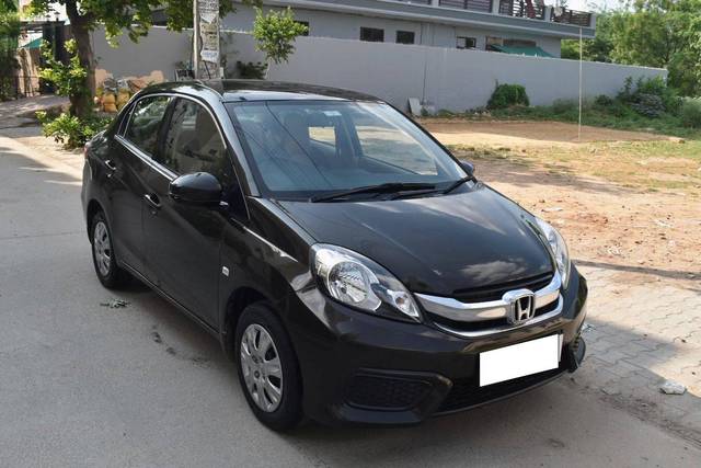 https://images10.gaadi.com/usedcar_image/4605695/original/processed_70a2f054d447a957e04cabe6ae393d88.jpg?imwidth=6400