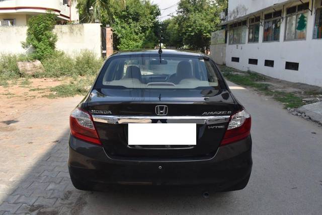 https://images10.gaadi.com/usedcar_image/4605695/original/processed_75f5f942673b1bbdd0101632128a2acb.jpg?imwidth=6402