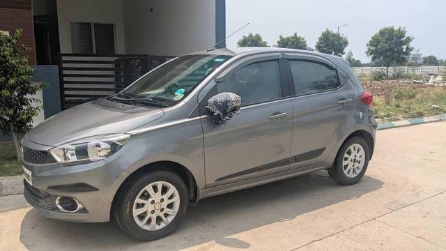 https://images10.gaadi.com/usedcar_image/4605704/original/processed_bd4f2b7d-a117-405f-aa45-755cf1d71ece.jpg?imwidth=6400