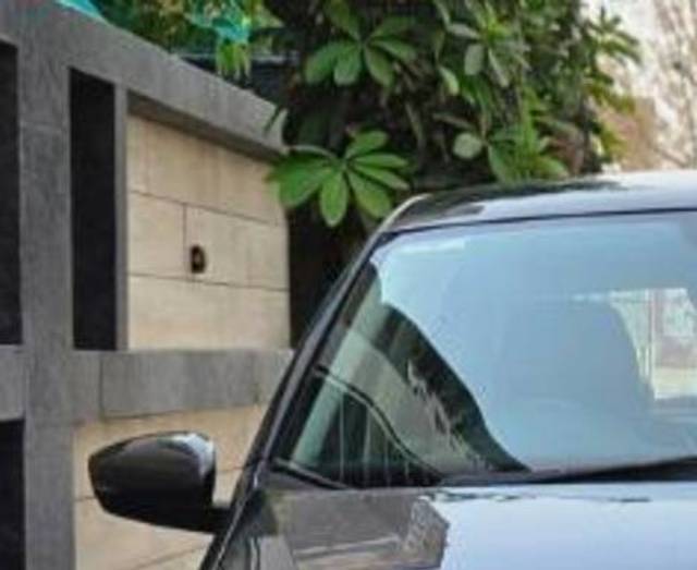 https://images10.gaadi.com/usedcar_image/4605714/original/processed_bdea8859-d622-4a9d-a3ed-ef8ca0da468b.jpg?imwidth=6401