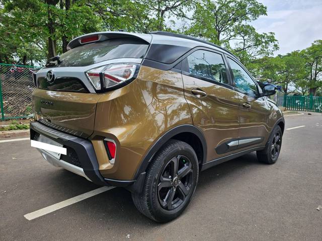 https://images10.gaadi.com/usedcar_image/4605718/original/processed_60ca2331a2d418e96c75dc8de0a0032d.jpg?imwidth=6402