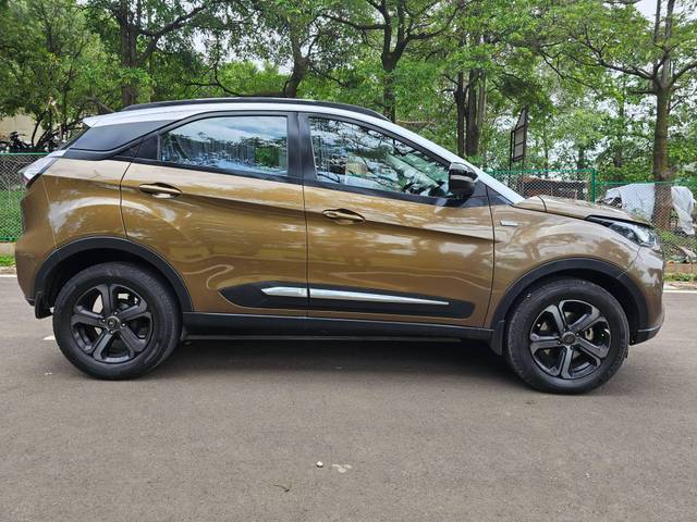 https://images10.gaadi.com/usedcar_image/4605718/original/processed_76682d6c38800981a26026b852b85878.jpg?imwidth=6401