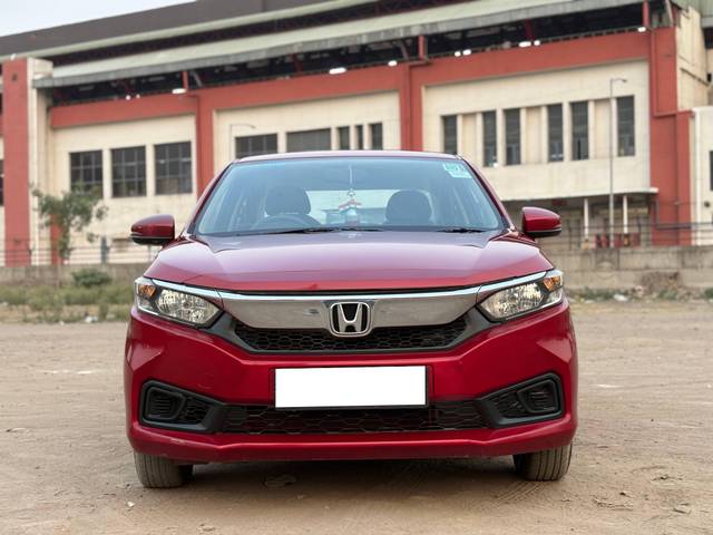 https://images10.gaadi.com/usedcar_image/4605770/original/processed_1396899067b13b68f2a95be40b881e10.jpg?imwidth=6400