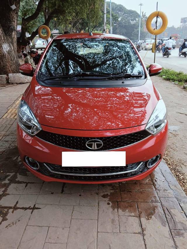 https://images10.gaadi.com/usedcar_image/4605773/original/processed_09753a4f-0ac9-45bc-bcfa-91da6c5bbb86.jpg?imwidth=6400