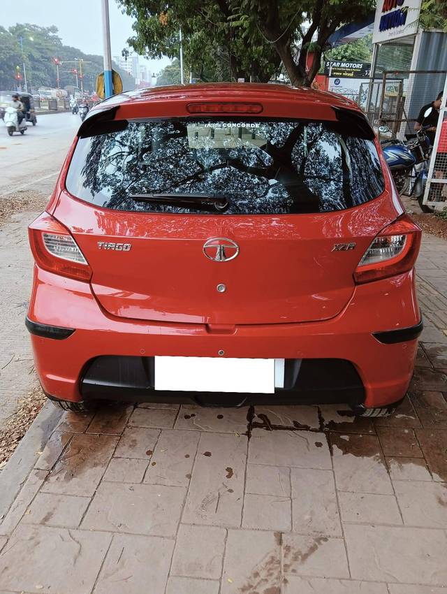https://images10.gaadi.com/usedcar_image/4605773/original/processed_3d19d38c-9746-4bde-bf77-39e35cd1d245.jpg?imwidth=6402