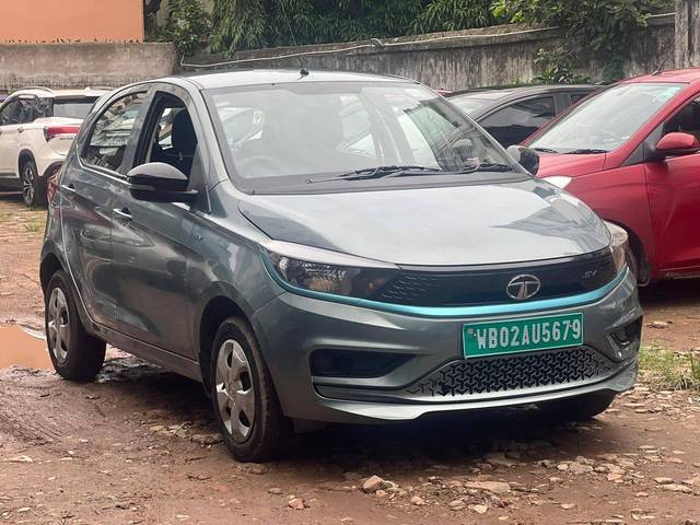 https://images10.gaadi.com/usedcar_image/4605780/original/processed_f2302ca925f3f931a607d1378e40b049.jpg?imwidth=6400