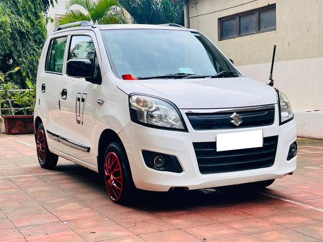 https://images10.gaadi.com/usedcar_image/4605790/original/processed_877f39636826aa264615e5bf0264944e.jpeg?imwidth=6400