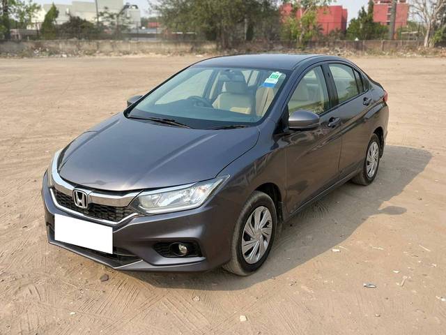 https://images10.gaadi.com/usedcar_image/4605804/original/processed_fe5b108fe8bcf0237ffbc6b6355821e9.jpg?imwidth=6400