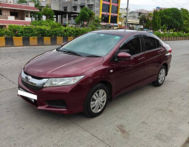 https://images10.gaadi.com/usedcar_image/4605834/original/processed_ff1884939be4cd3ec9404d00dde6a35d.jpg?imwidth=6400