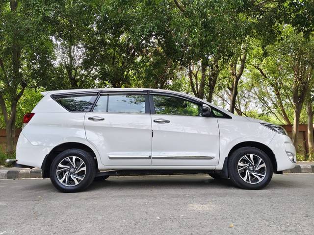 https://images10.gaadi.com/usedcar_image/4605836/original/ecf73178d43d3ab16aa010fc978badcc.jpg?imwidth=6401