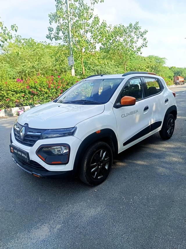 https://images10.gaadi.com/usedcar_image/4605843/original/processed_785a7caaebb33b4045cbd29164430aa1.jpg?imwidth=6400