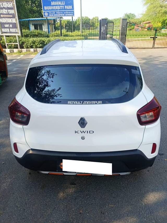 https://images10.gaadi.com/usedcar_image/4605843/original/processed_8dd7511f8da101b92228cbed3478c7cf.jpg?imwidth=6402