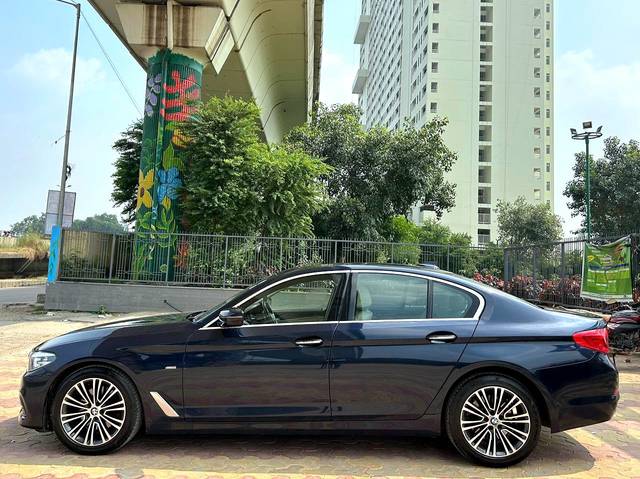 https://images10.gaadi.com/usedcar_image/4605847/original/ff250ef2fcc8de26662207d8e7e76ca7.jpg?imwidth=6401
