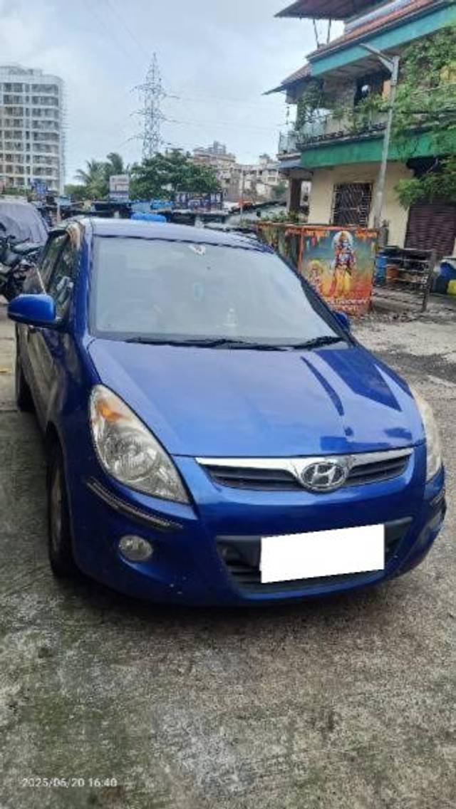 https://images10.gaadi.com/usedcar_image/4605861/original/processed_ee5018b9-1f4e-425f-9286-d13eec2a45a9.jpg?imwidth=6400