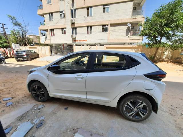 https://images10.gaadi.com/usedcar_image/4605879/original/processed_41f730c0-88eb-4155-991b-b93c12e3ca02.jpg?imwidth=6401