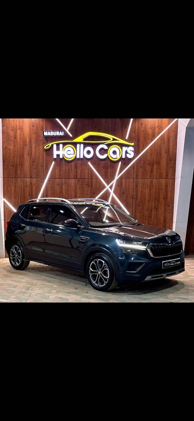 https://images10.gaadi.com/usedcar_image/4605926/original/00a9c7743757e8e3d0ff157b731b4829.jpg?imwidth=6401