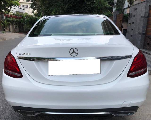 https://images10.gaadi.com/usedcar_image/4605941/original/processed_0599467b5d9899529f641a6eeb8a125d.jpg?imwidth=6401