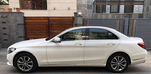 https://images10.gaadi.com/usedcar_image/4605941/original/processed_bd9ee1edb3ded8d15bbfa5ac0fbba535.jpg?imwidth=6402