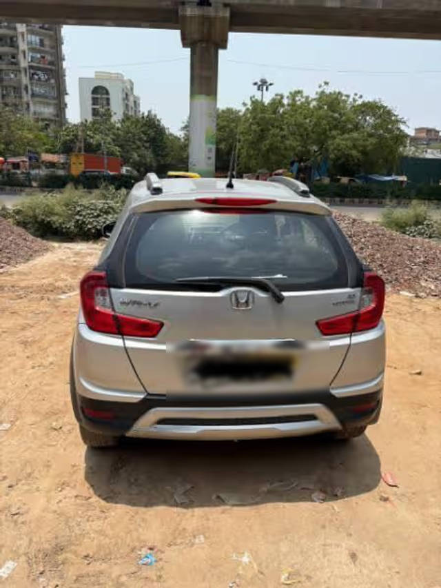 https://images10.gaadi.com/usedcar_image/4605947/original/1dae2256-0f3a-4e30-90ec-dc688c012f42.png?imwidth=6401