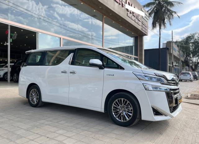 https://images10.gaadi.com/usedcar_image/4605948/original/processed_1393d99afbedd0b28169f4667cb770a0.jpg?imwidth=6400