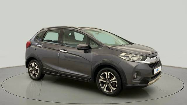 https://images10.gaadi.com/usedcar_image/4605975/original/0983bd5a9fdb5220459e00e5611e4d46.jpg?imwidth=6400