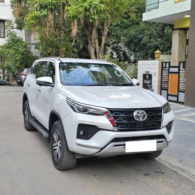 https://images10.gaadi.com/usedcar_image/4605990/original/processed_9aacd2b5-b563-461e-aa58-8a34d17e48f6.jpg?imwidth=6400