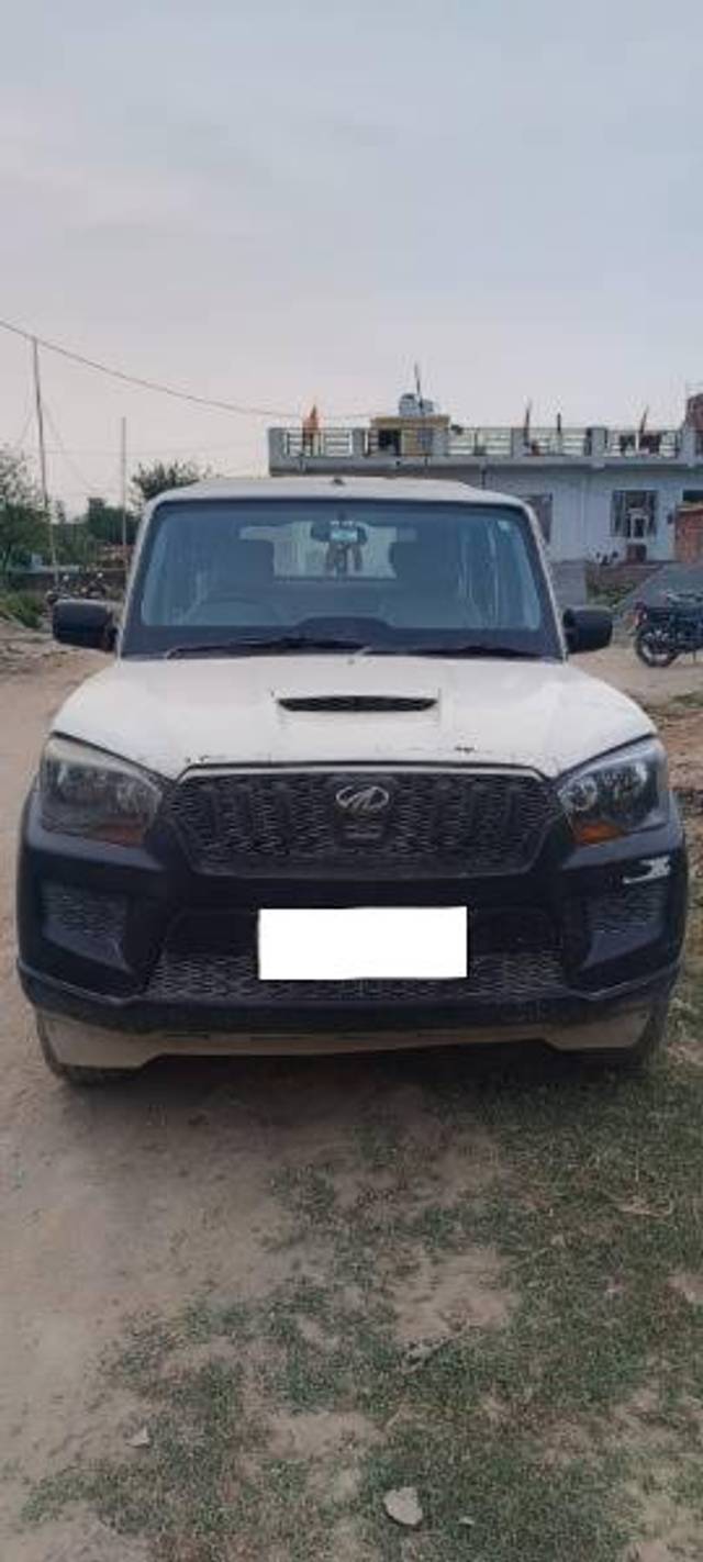 https://images10.gaadi.com/usedcar_image/4606002/original/processed_598c0d8c-d5b6-42a0-a85a-0afb692bcf93.jpg?imwidth=6400
