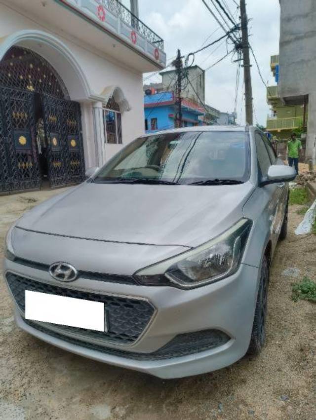 https://images10.gaadi.com/usedcar_image/4606011/original/processed_1859eade-6080-4e45-92ee-426776b5fcab.jpg?imwidth=6401