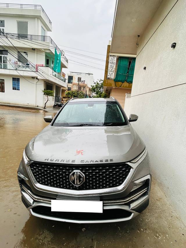 https://images10.gaadi.com/usedcar_image/4606025/original/processed_0644b0a8-3aca-4580-a25b-05f85c0ed476.jpg?imwidth=6400