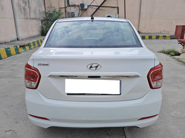 https://images10.gaadi.com/usedcar_image/4606048/original/processed_9d943c6e141199a5ef792f6e7b99b2cc.jpg?imwidth=6402